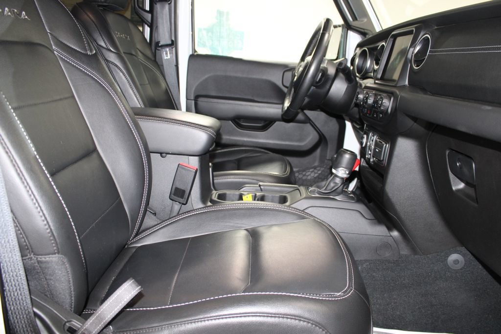Used 2023 Jeep Wrangler Unlimited Sahara w/ Cold Weather Group AWD/4WD image 26