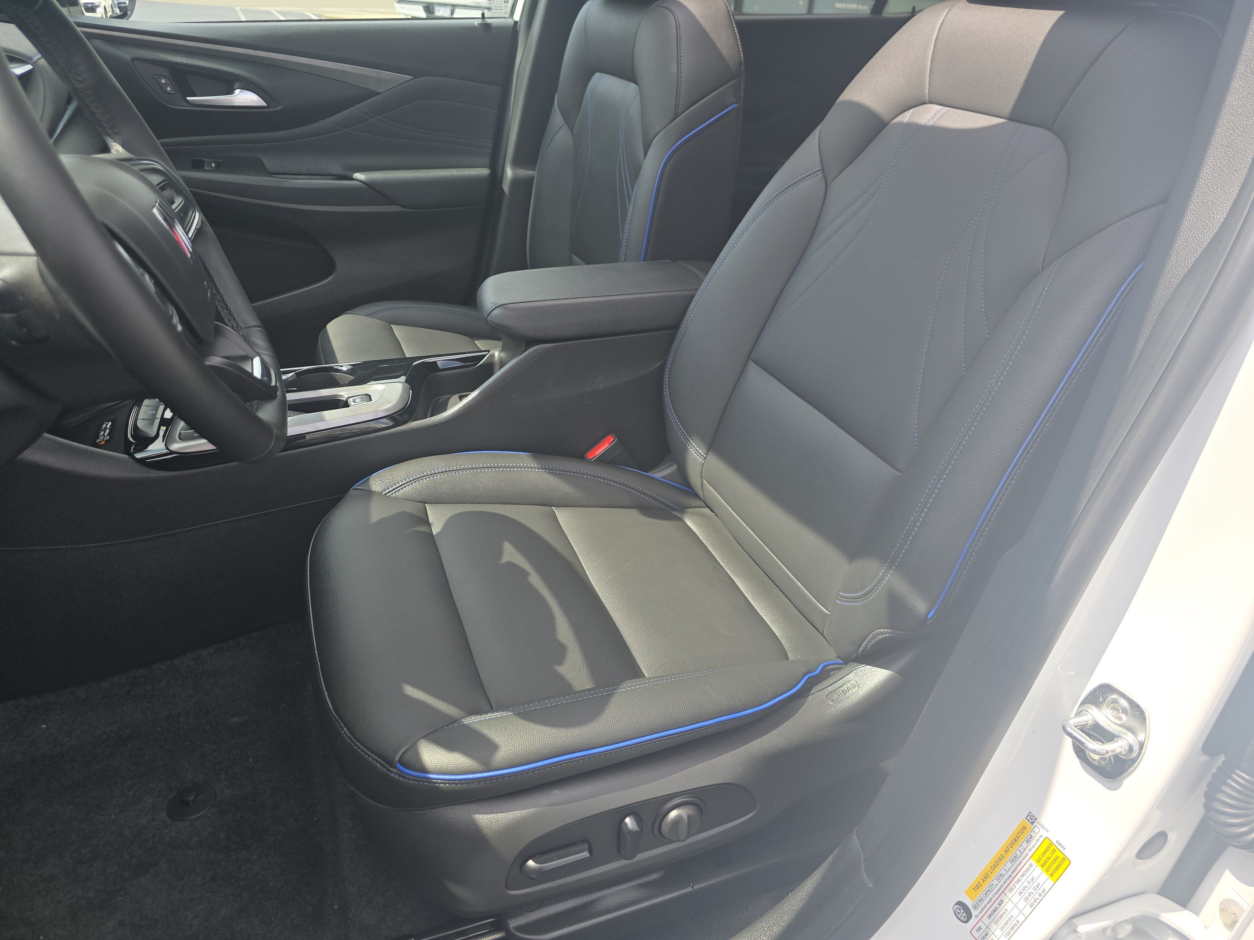 Used 2025 Buick Envista Sport Touring w/ Convenience I Package FWD image 21