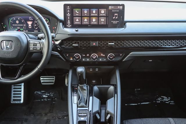 Used 2025 Honda Accord Sport image 15