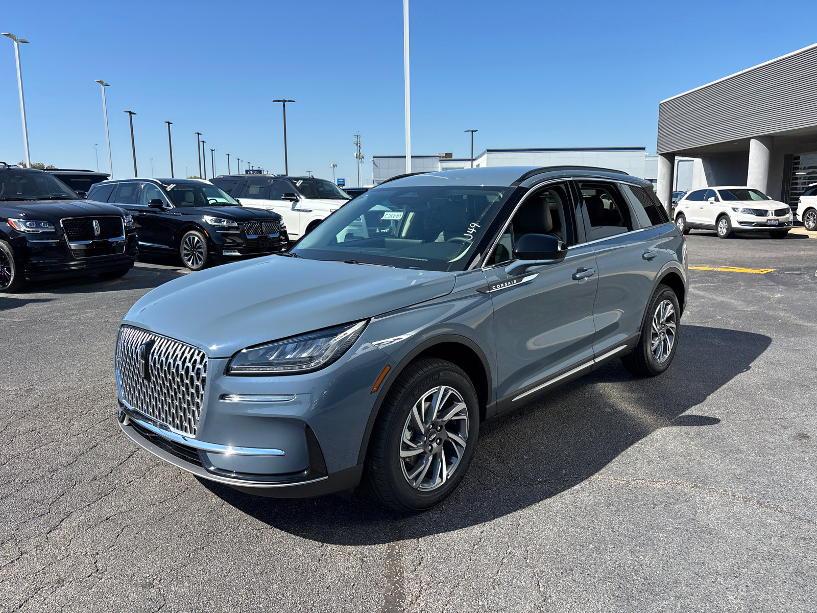 New 2026 Lincoln Corsair Premiere image 3