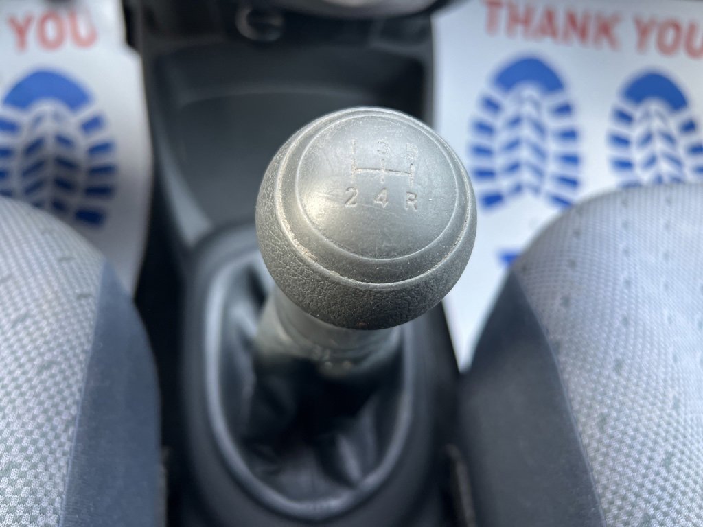 Used 2010 Toyota Yaris 2-Door Hatchback image 31