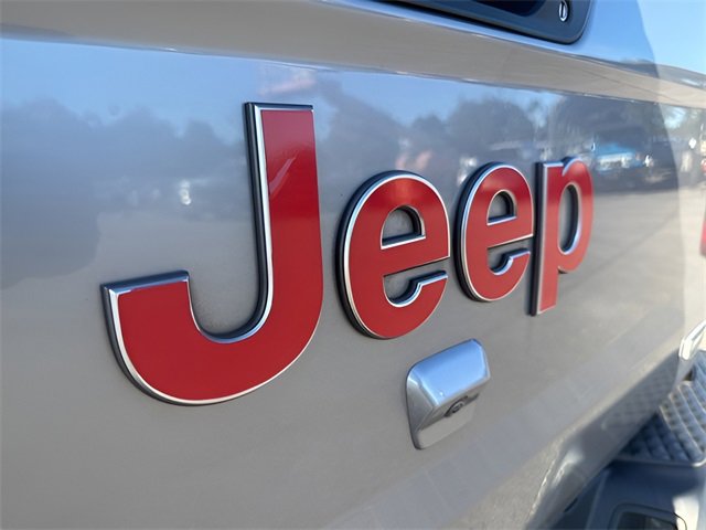 Used 2020 Jeep Gladiator Overland image 32