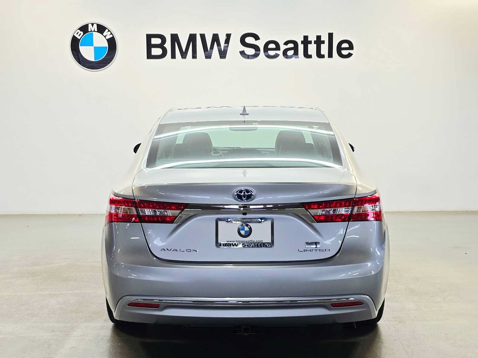 Used 2015 Toyota Avalon Limited FWD image 5