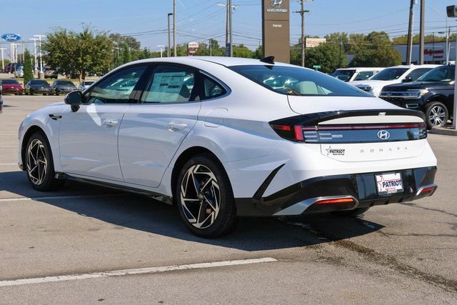 New 2026 Hyundai Sonata SEL FWD image 3