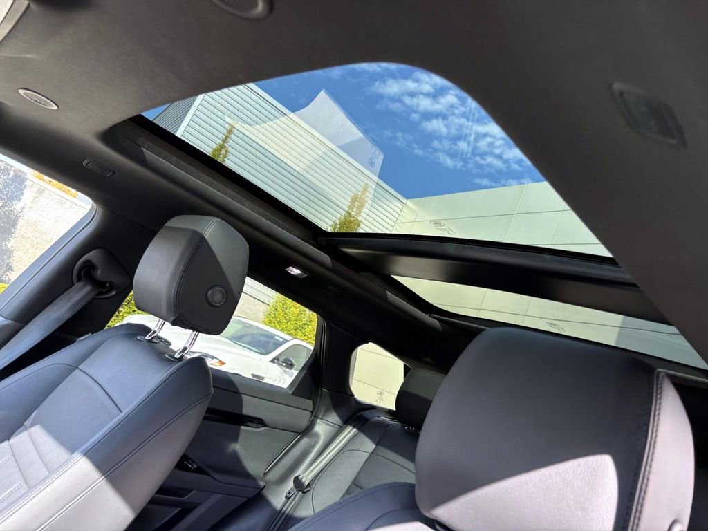 Certified 2026 Land Rover Range Rover Evoque S image 20