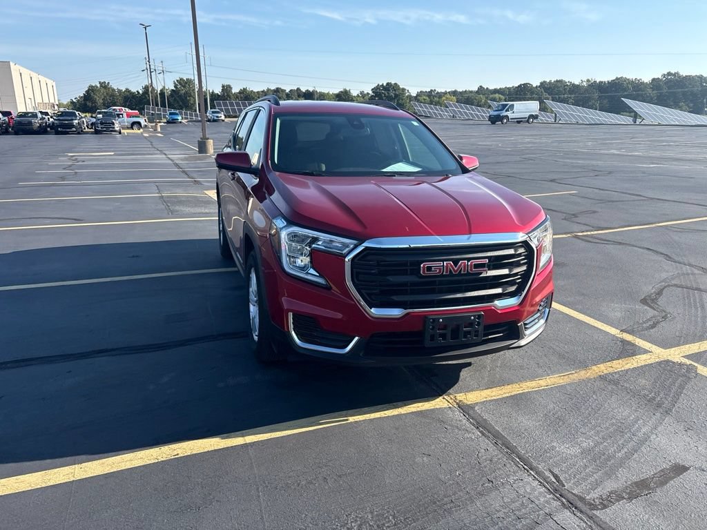 Used 2024 GMC Terrain SLE w/ Driver Convenience Package FWD image 6