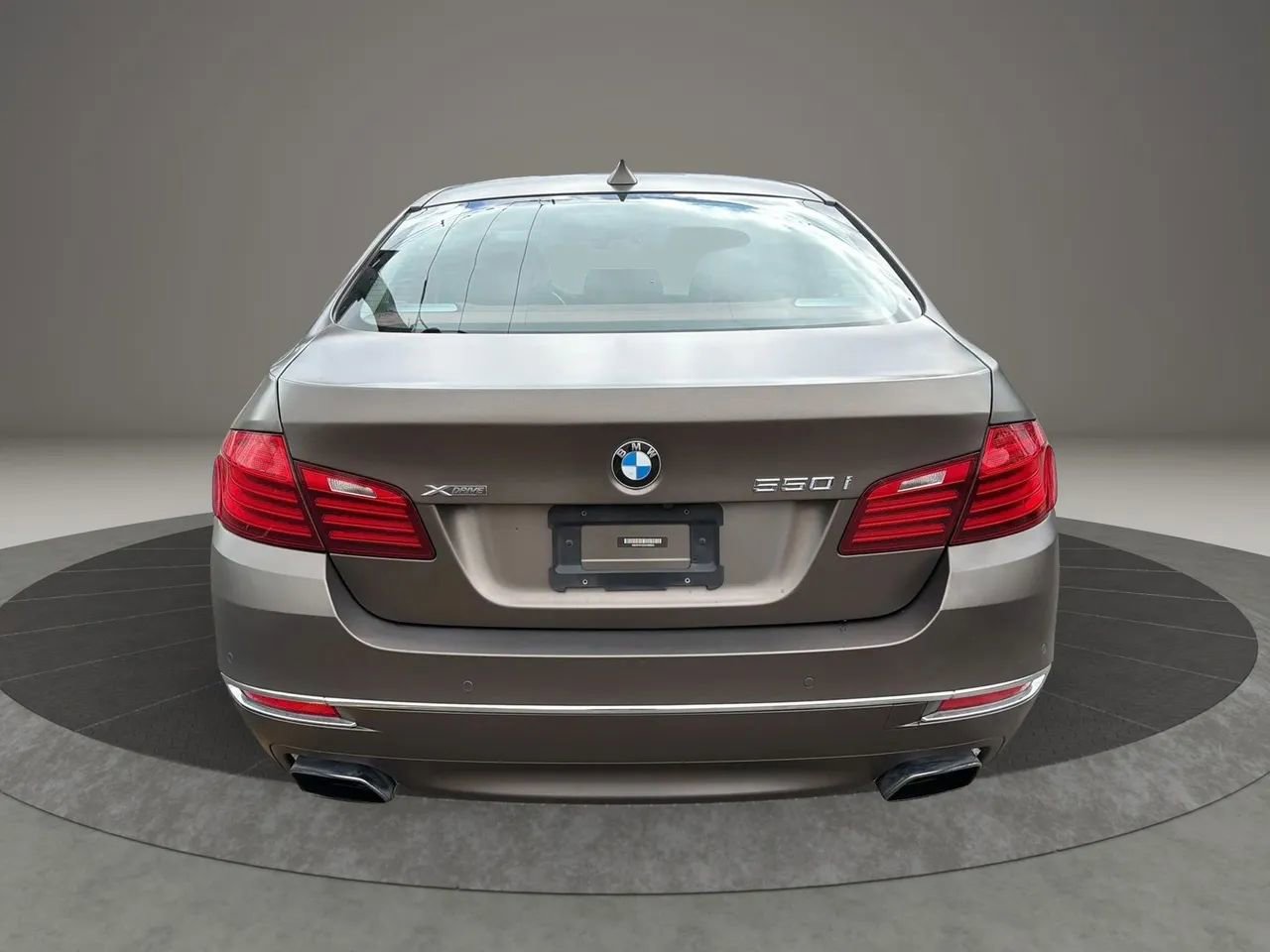 Used 2016 BMW 550i xDrive Sedan AWD/4WD image 6