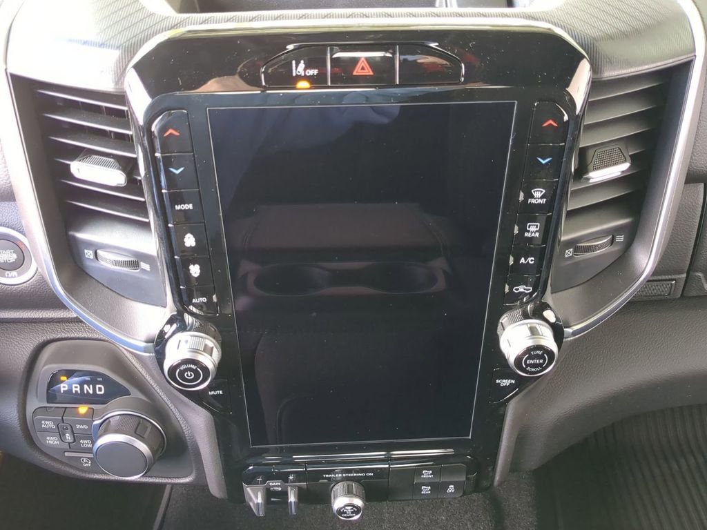 New 2026 RAM 1500 4x4 Crew Cab image 16