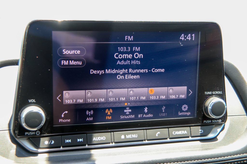 Used 2024 Nissan Rogue S FWD image 3