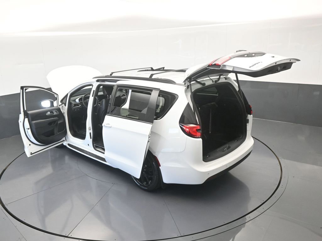 Used 2023 Chrysler Pacifica Touring-L w/ S Appearance Package image 69