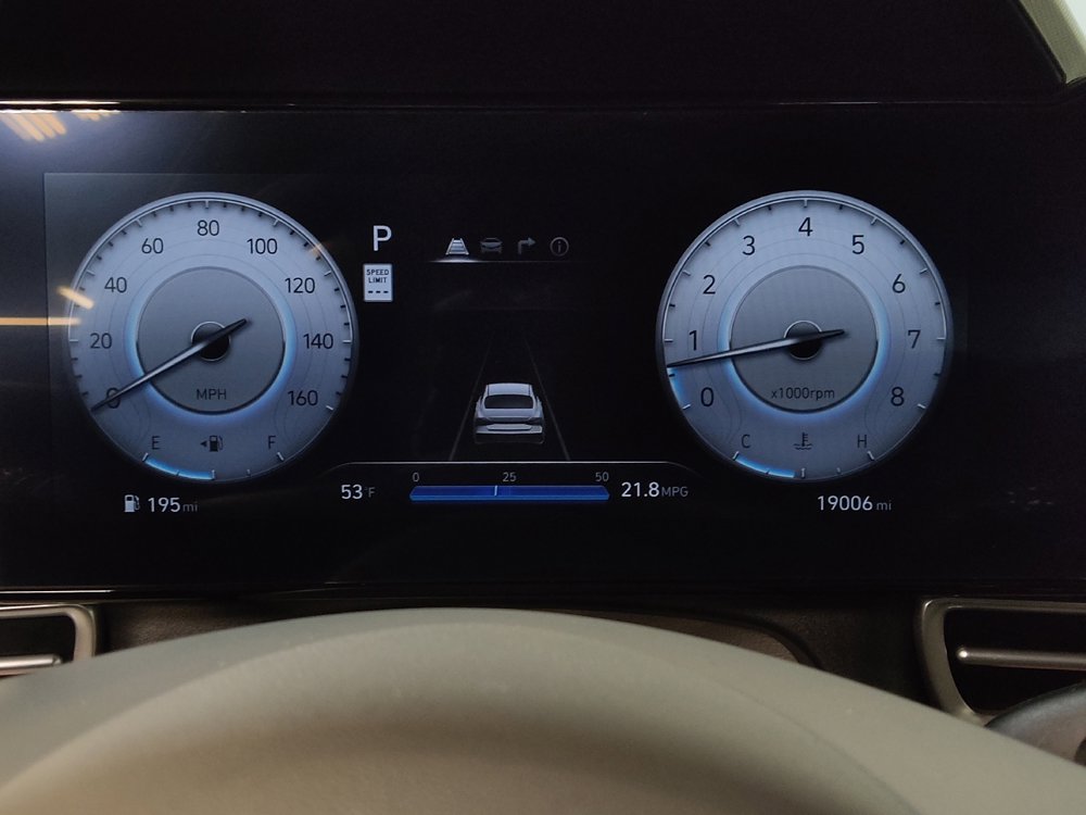 Used 2024 Hyundai Elantra SEL image 23