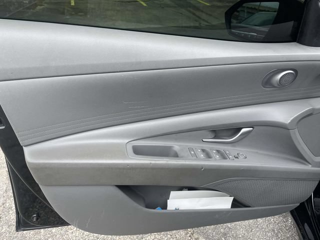 Used 2023 Hyundai Elantra SEL FWD image 11