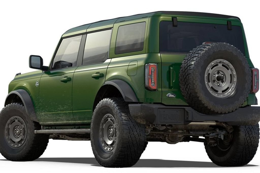 New 2025 Ford Bronco Outer Banks w/ Sasquatch Package AWD/4WD image 2