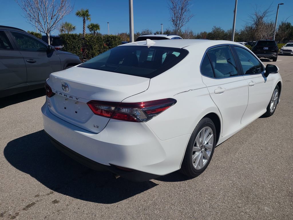 Used 2023 Toyota Camry LE image 4