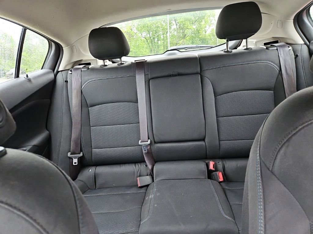 Used 2017 Chevrolet Cruze LT w/ Convenience Package FWD image 13