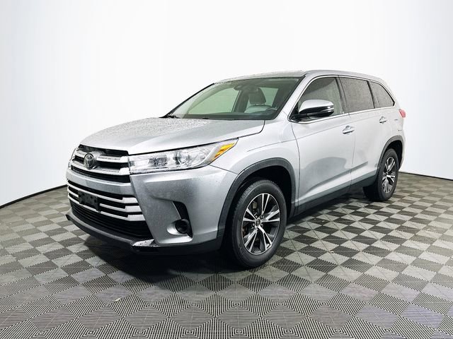 Used 2019 Toyota Highlander LE image 4