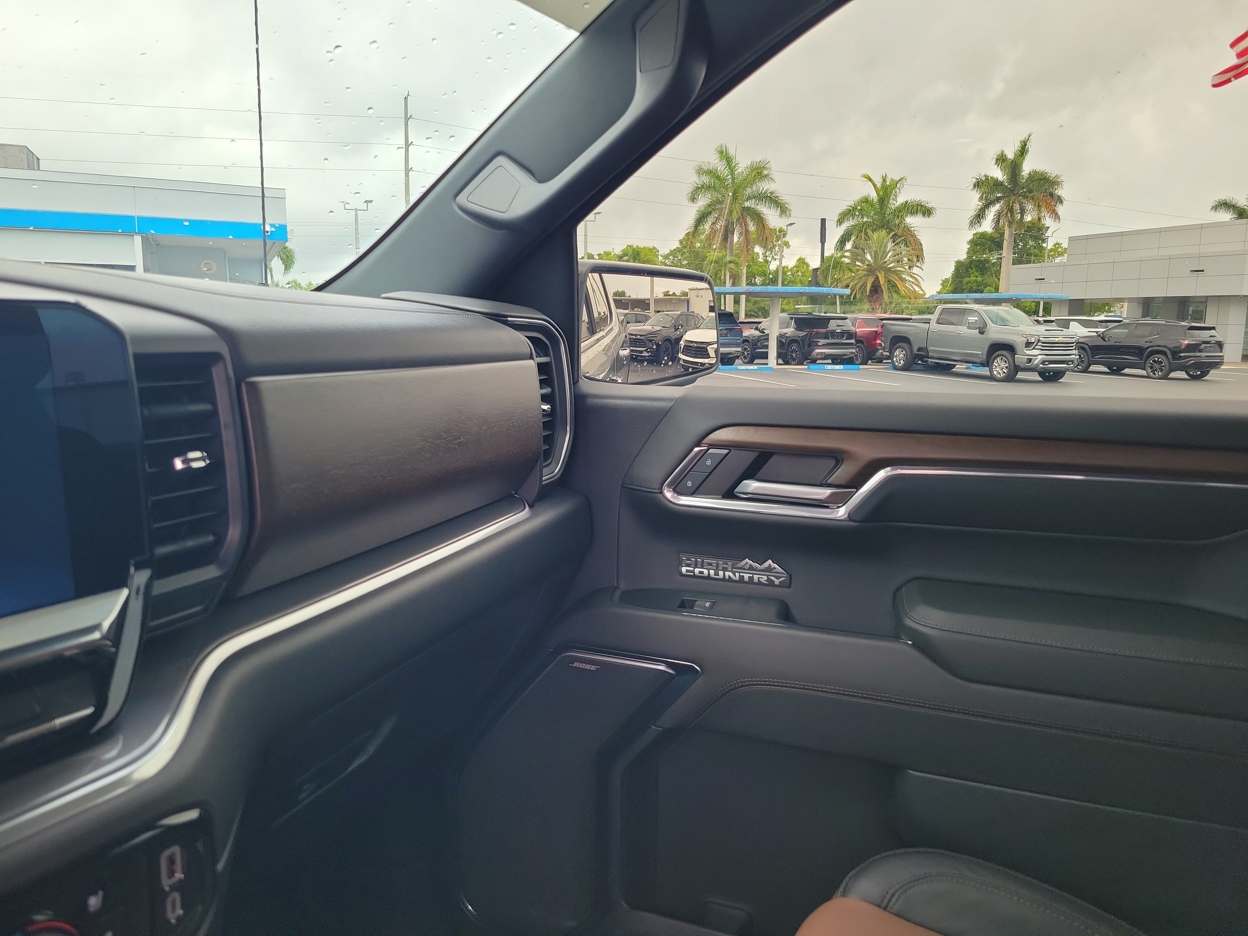 Used 2024 Chevrolet Silverado 1500 High Country w/ Technology Package AWD/4WD image 27