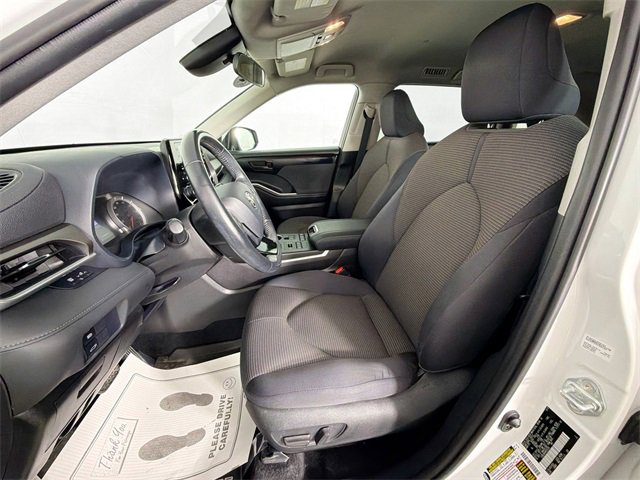 Used 2021 Toyota Highlander LE image 19
