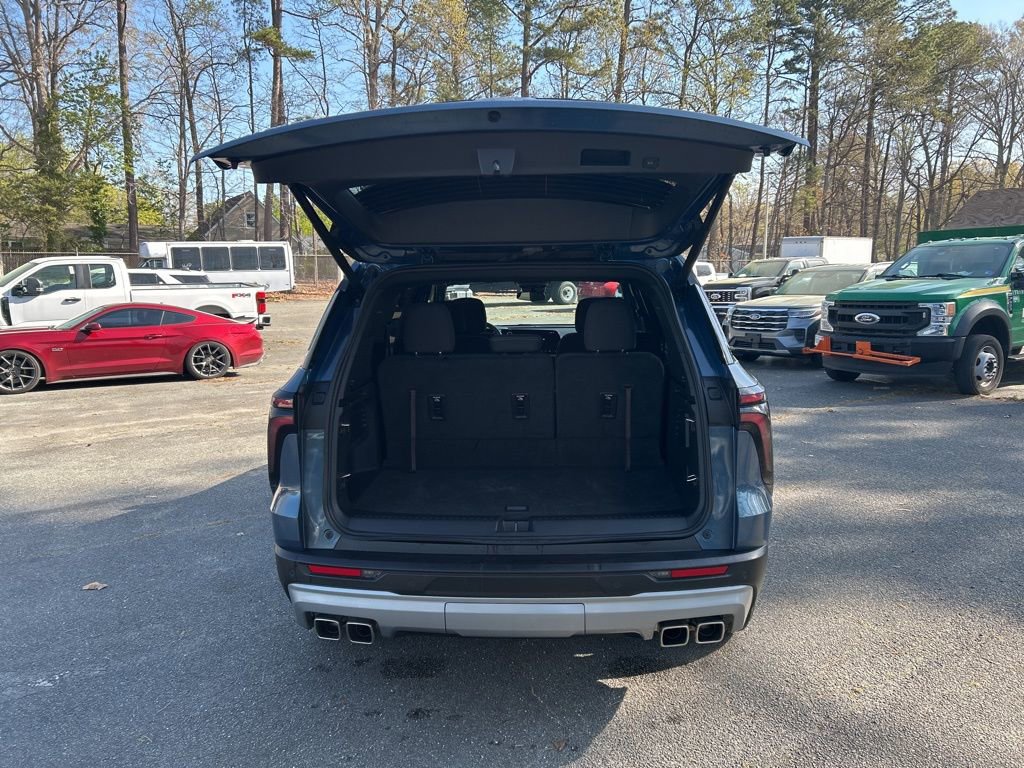 Used 2024 Chevrolet Traverse LT w/ Trailering Package image 32