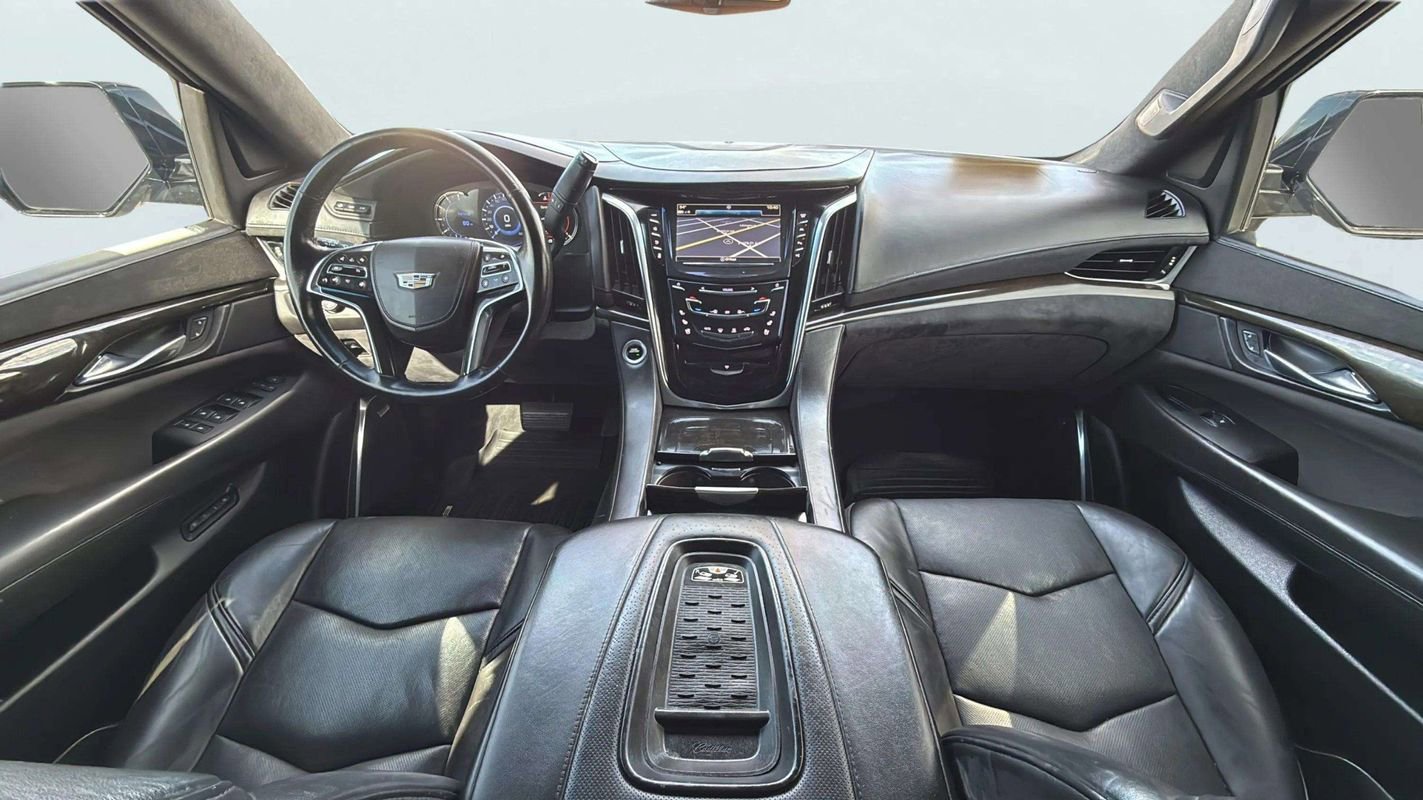 Used 2017 Cadillac Escalade Platinum AWD/4WD image 10