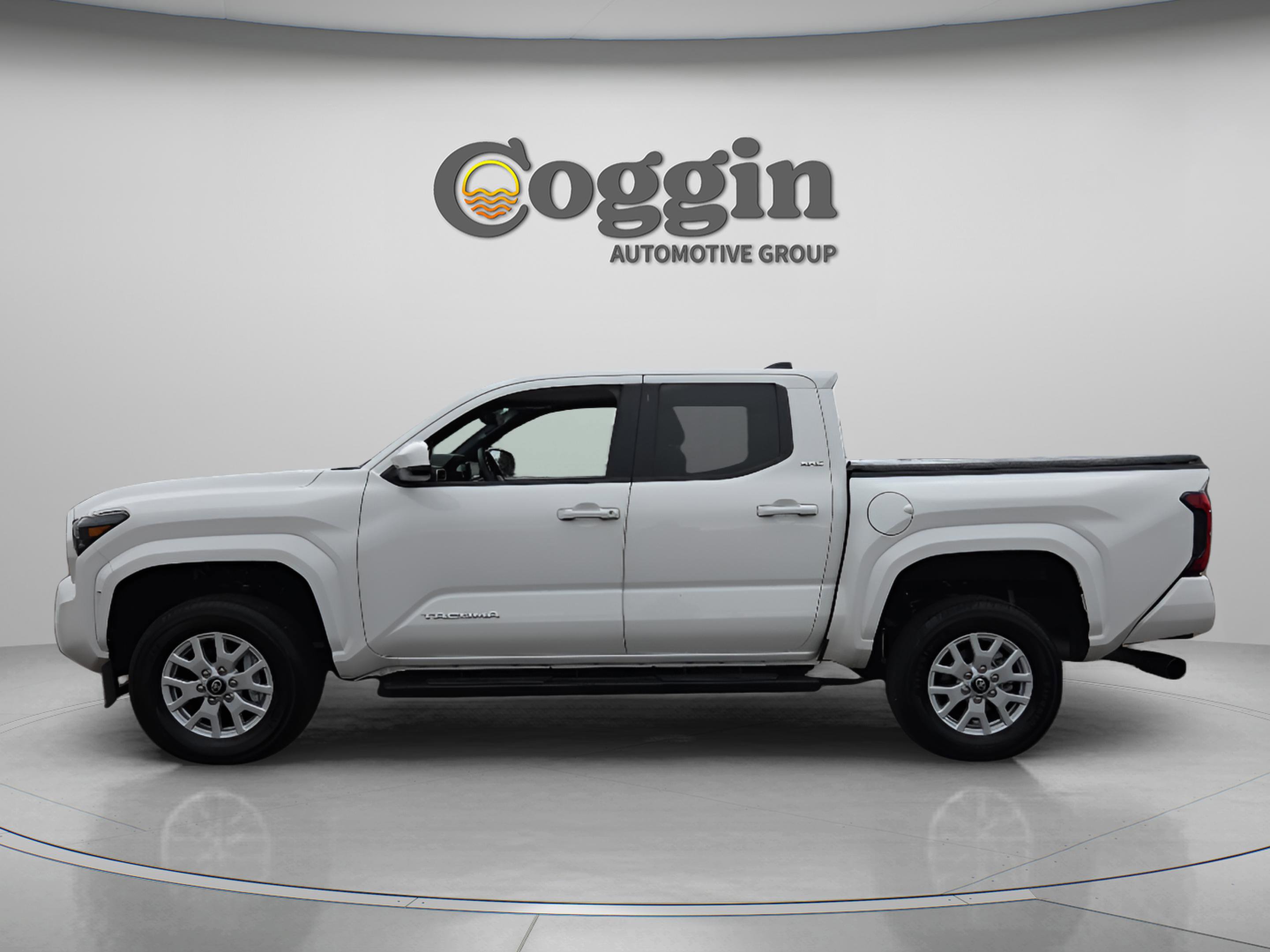 Used 2024 Toyota Tacoma SR5 image 2