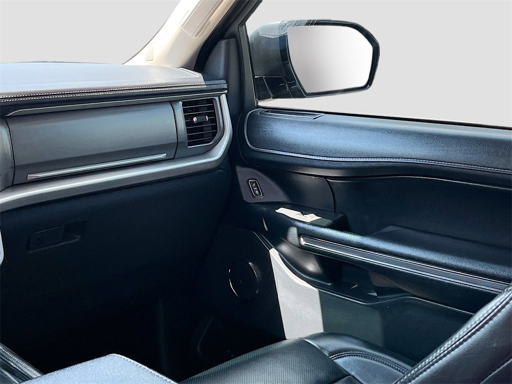 Used 2024 Ford Expedition XLT image 23