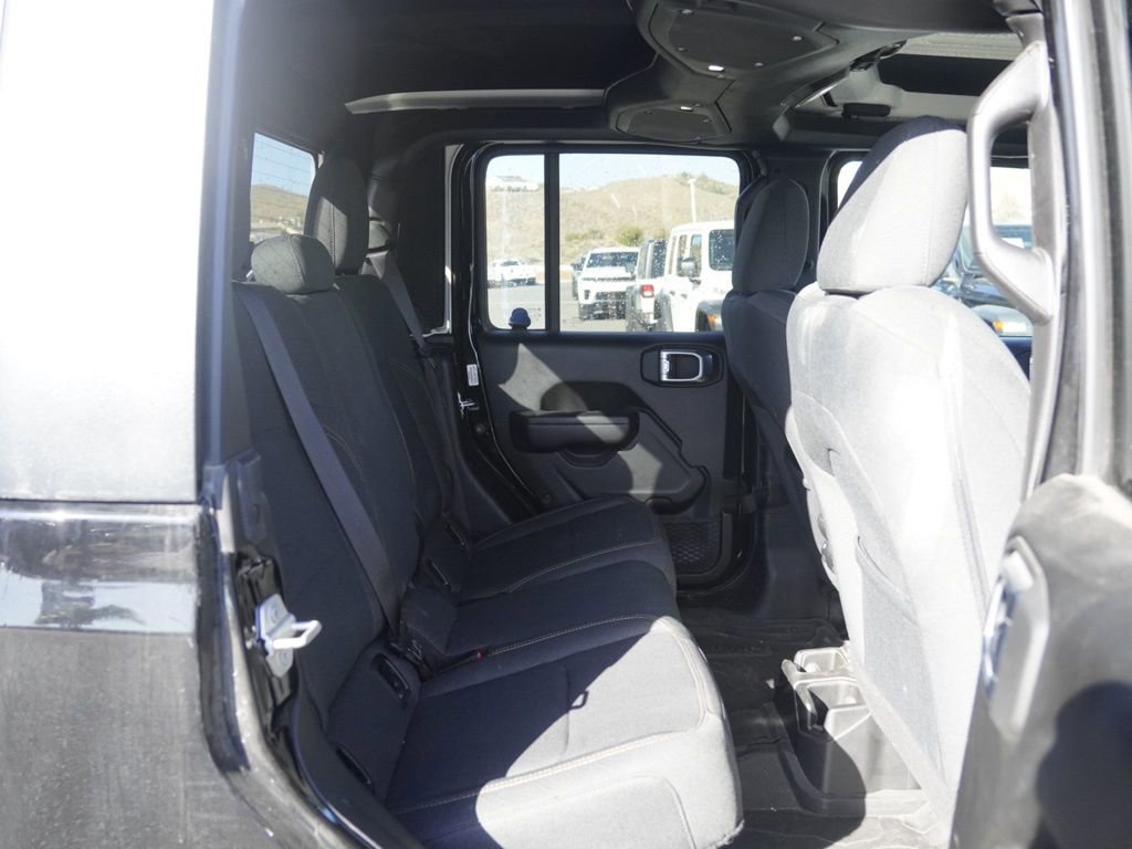 Used 2024 Jeep Gladiator Sport image 24