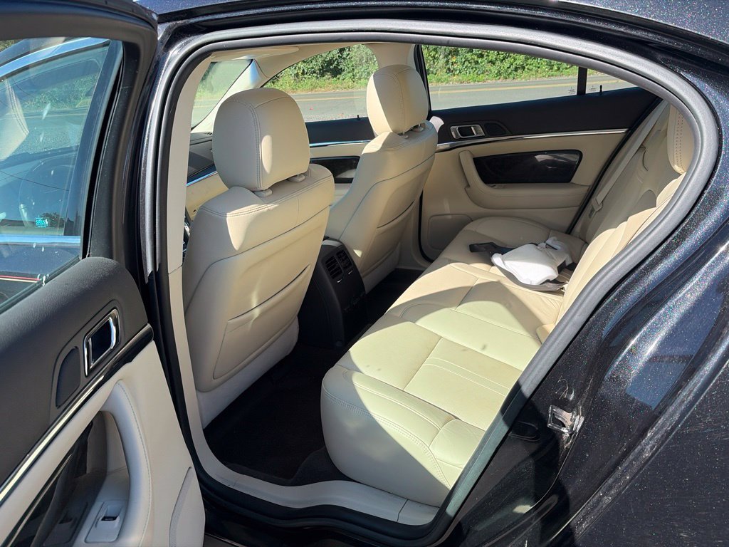 Used 2013 Lincoln MKS AWD image 7
