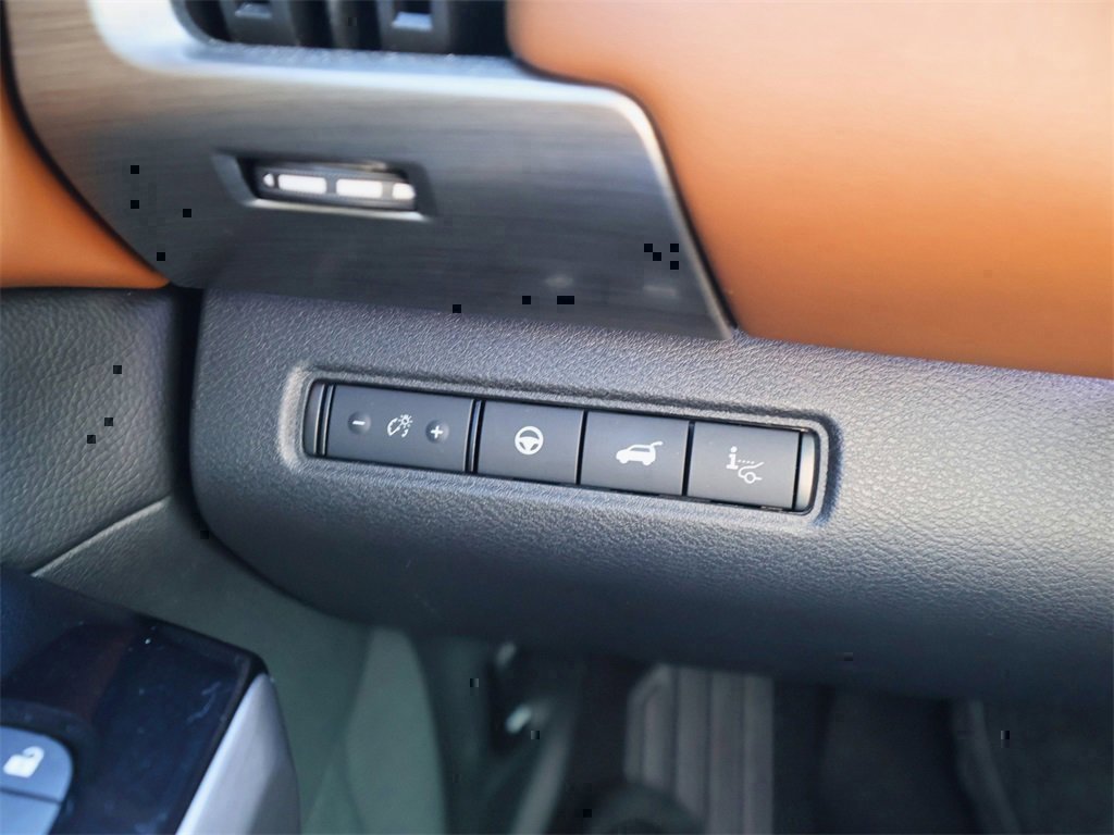 Used 2023 Nissan Pathfinder Platinum w/ Cargo Package image 31