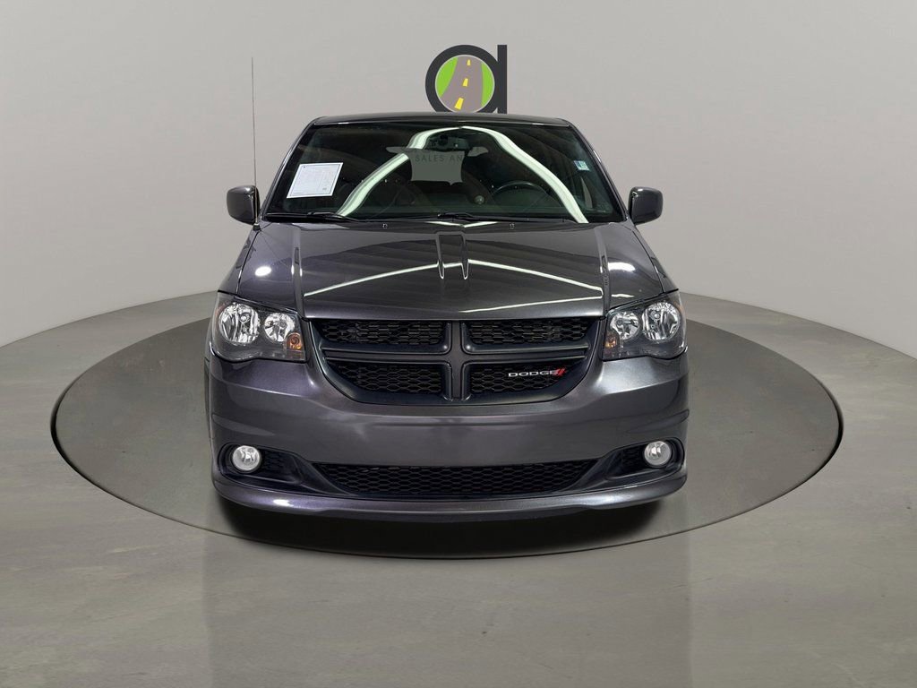 Used 2018 Dodge Grand Caravan SXT w/ Blacktop Package image 2