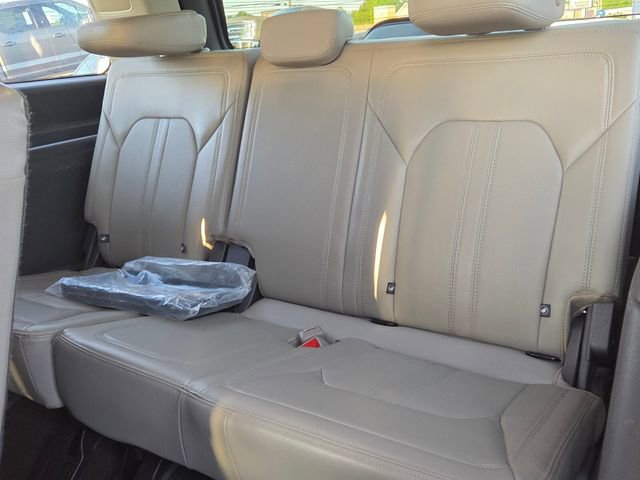 Used 2019 Ford Expedition Limited RWD image 15