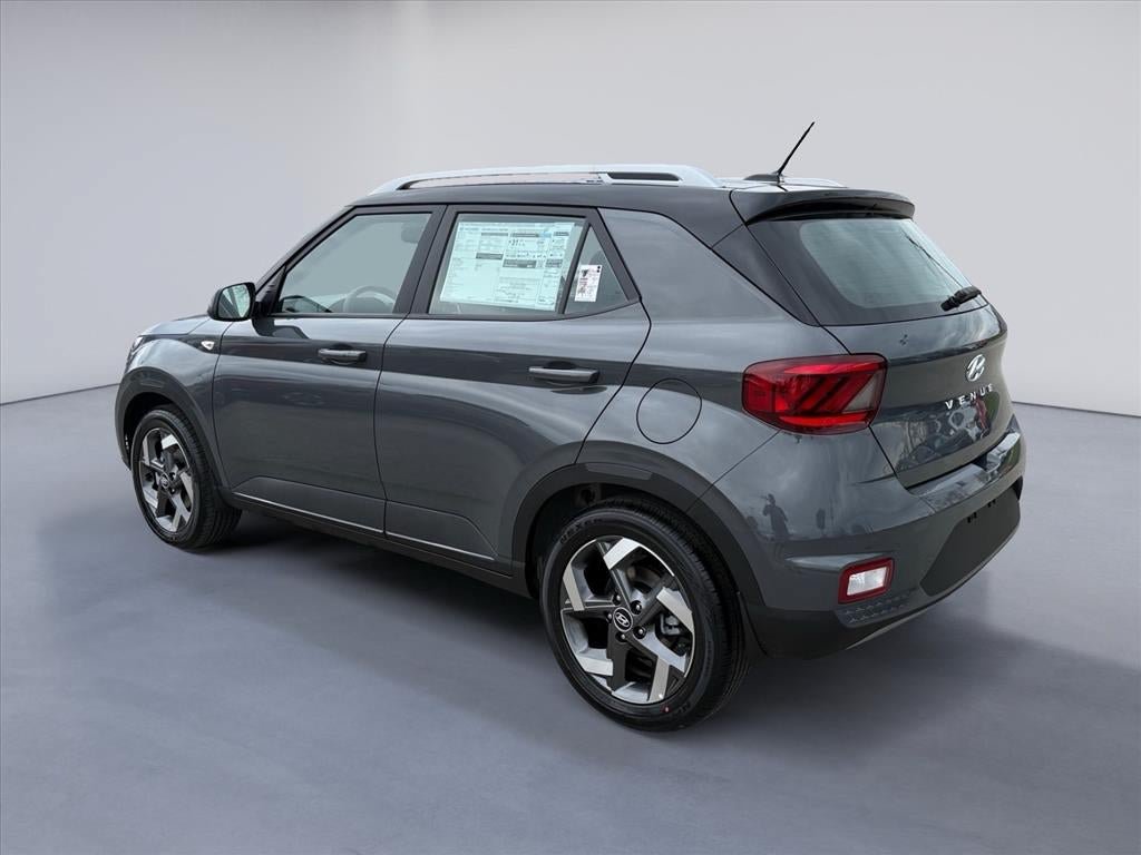 New 2026 Hyundai Venue SEL FWD image 3