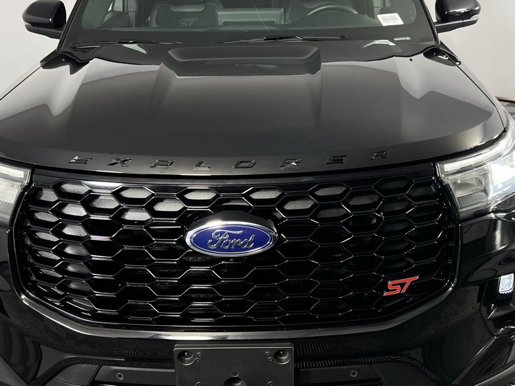 Used 2025 Ford Explorer ST w/ Sun And Sound Package image 12