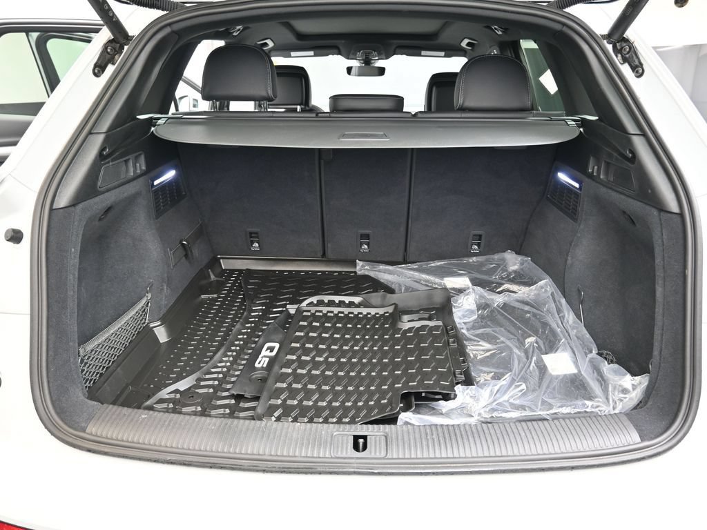 Certified 2025 Audi Q5 2.0T Premium w/ Convenience Plus Package AWD/4WD image 17