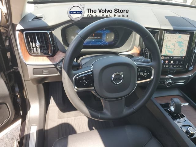 Certified 2024 Volvo XC60 B5 Plus AWD/4WD image 17