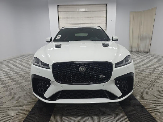 Used 2023 Jaguar F-PACE SVR AWD/4WD image 11