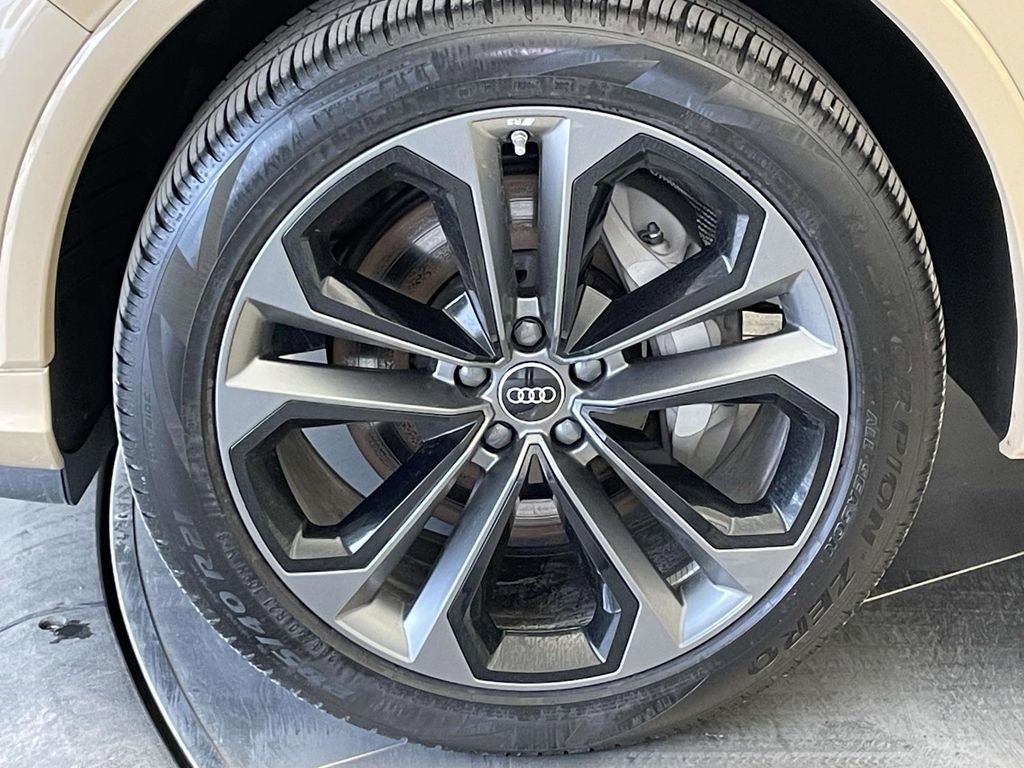 Used 2025 Audi Q7 3.0T Premium Plus image 11