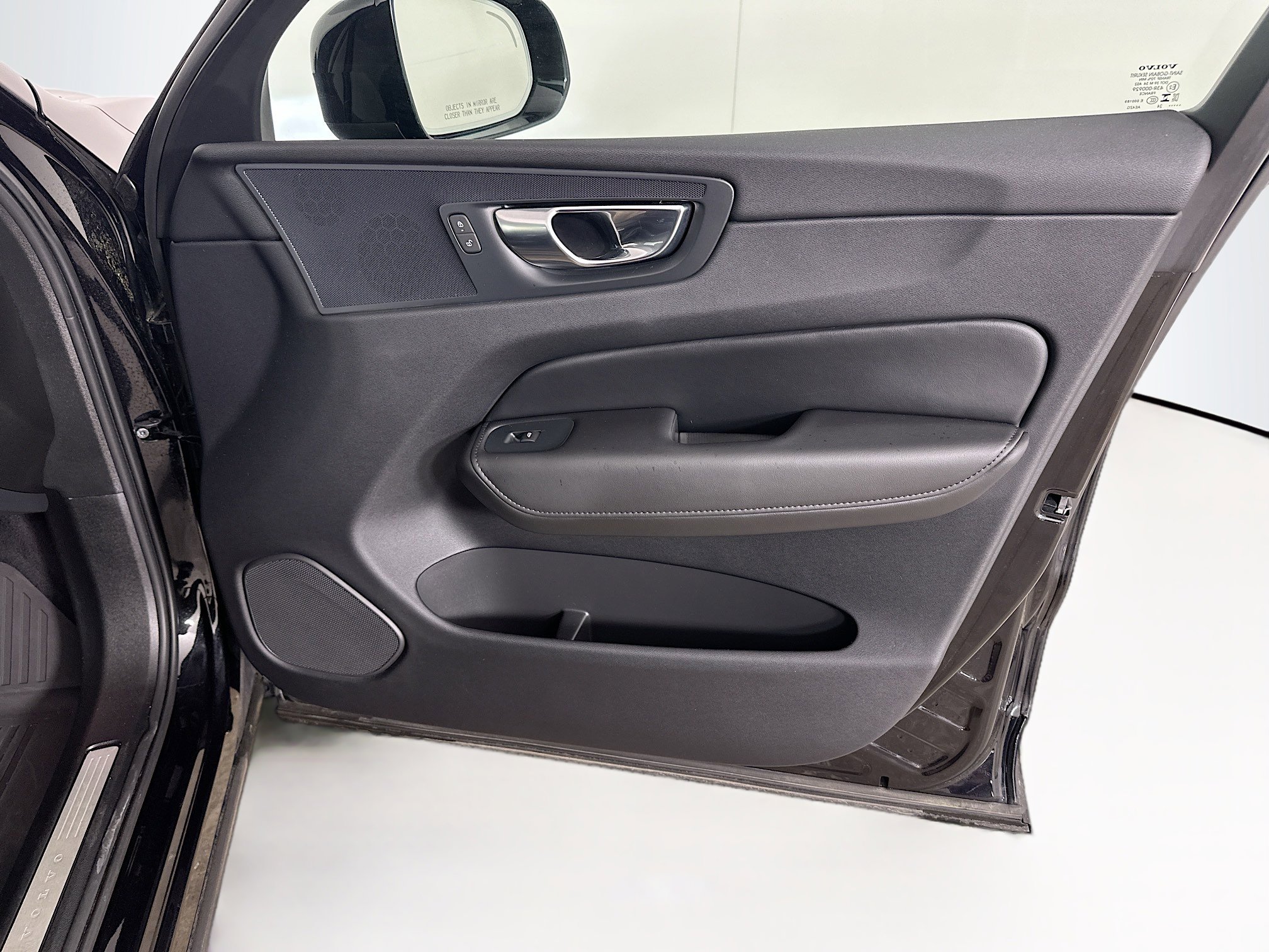 Used 2024 Volvo XC60 B5 Core image 33