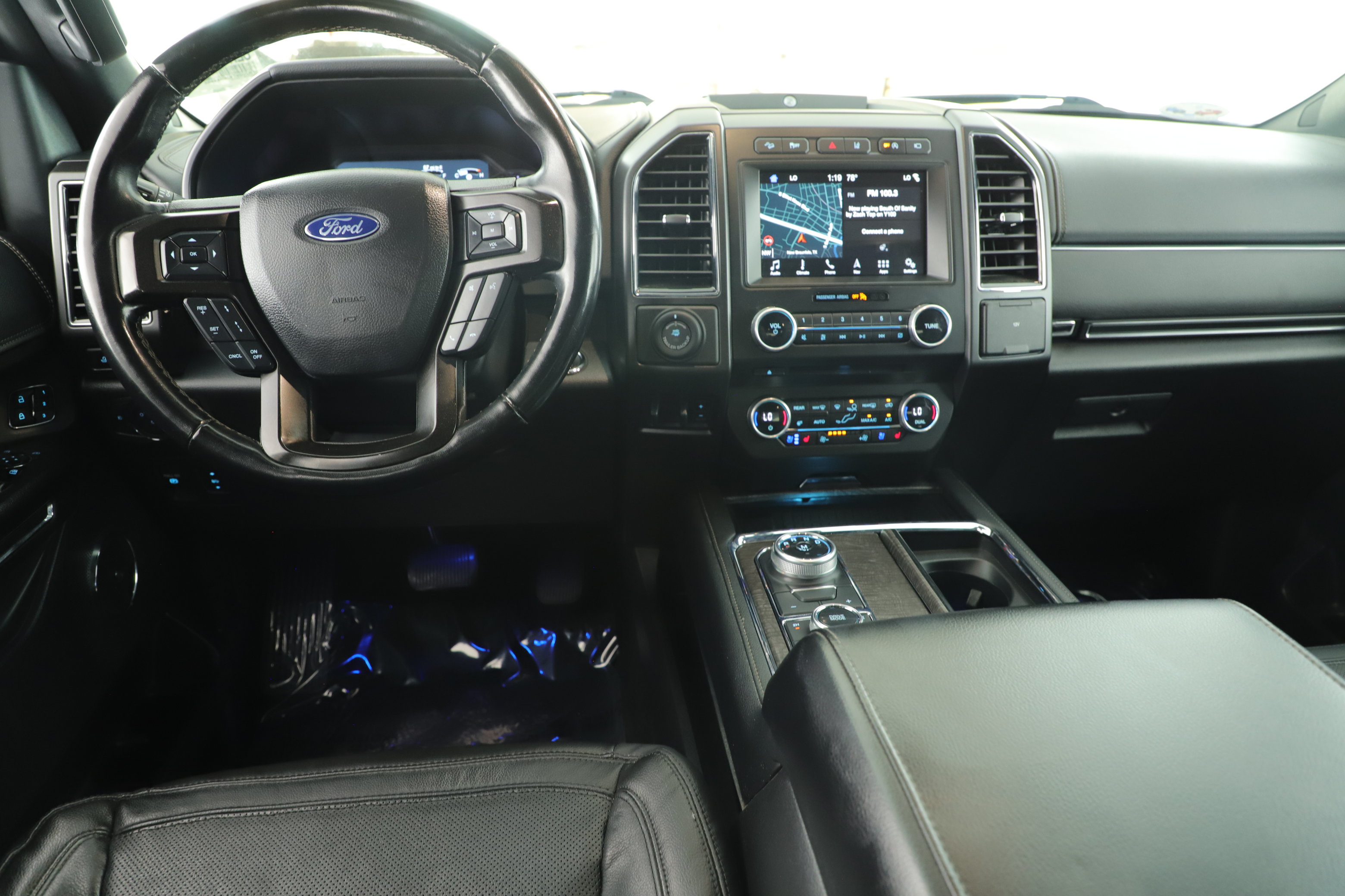 Used 2018 Ford Expedition Limited w/ Equipment Group 302A AWD/4WD image 16