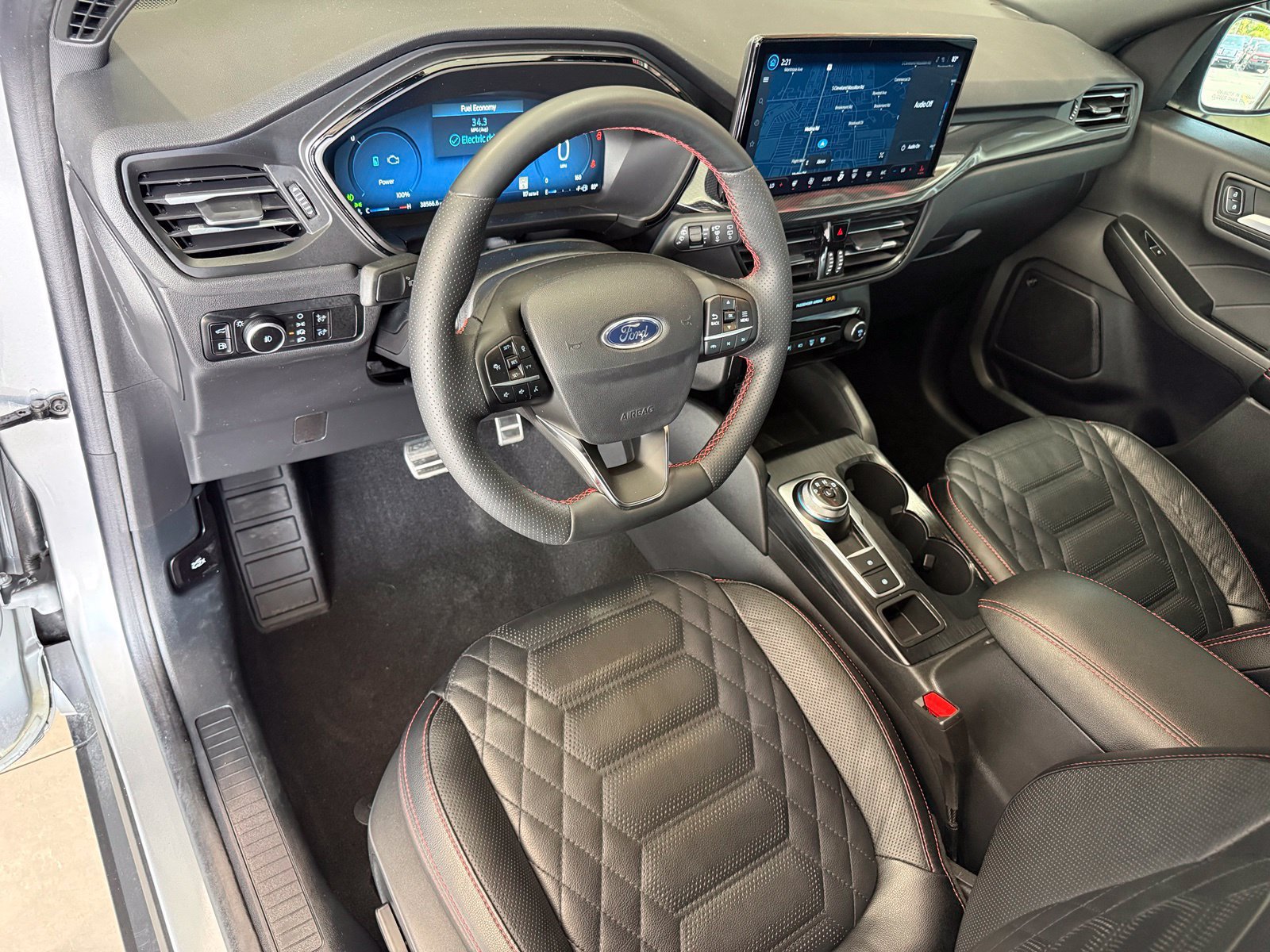 Used 2024 Ford Escape ST-Line Elite w/ Premium Technology Package AWD/4WD image 12
