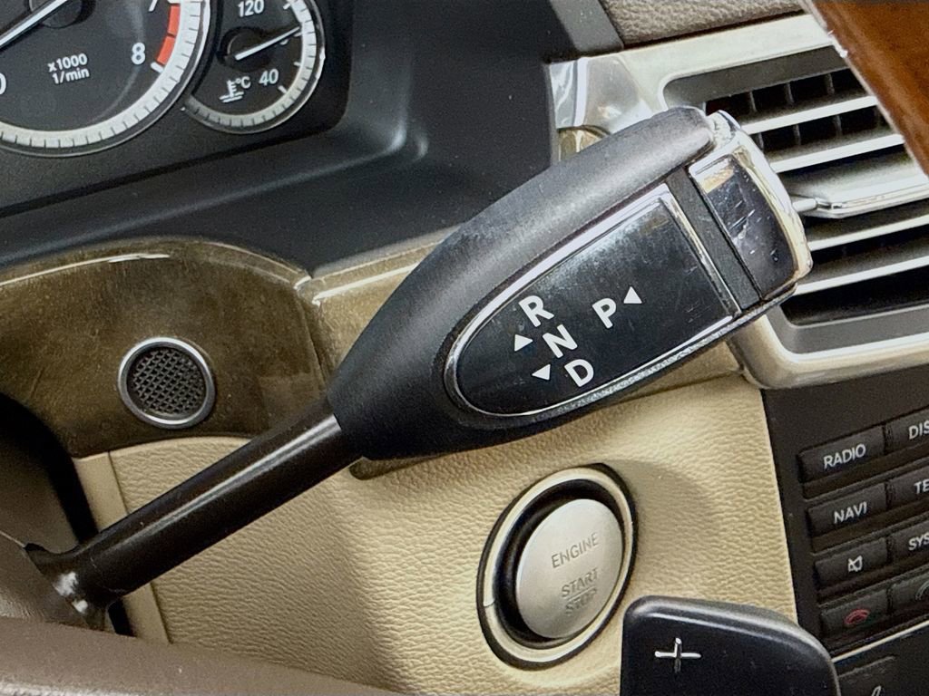 Used 2010 Mercedes-Benz E 350 Sedan image 20