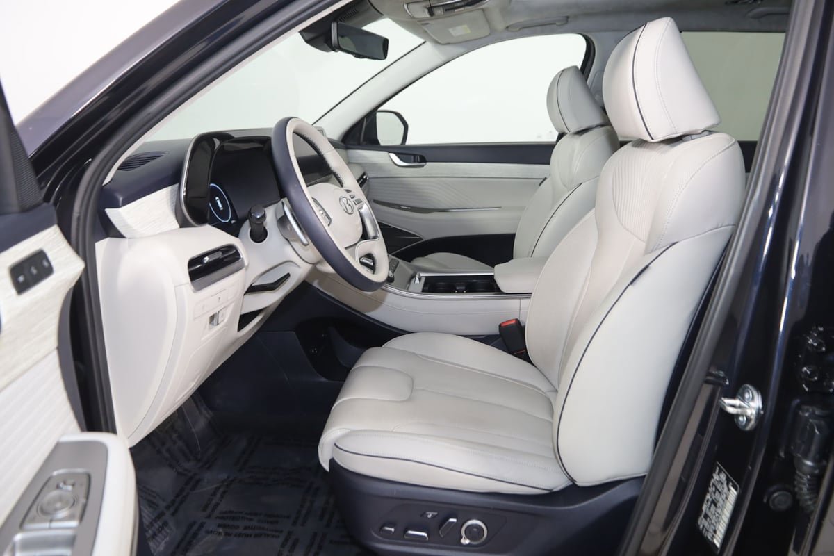 Used 2024 Hyundai Palisade Calligraphy FWD image 13