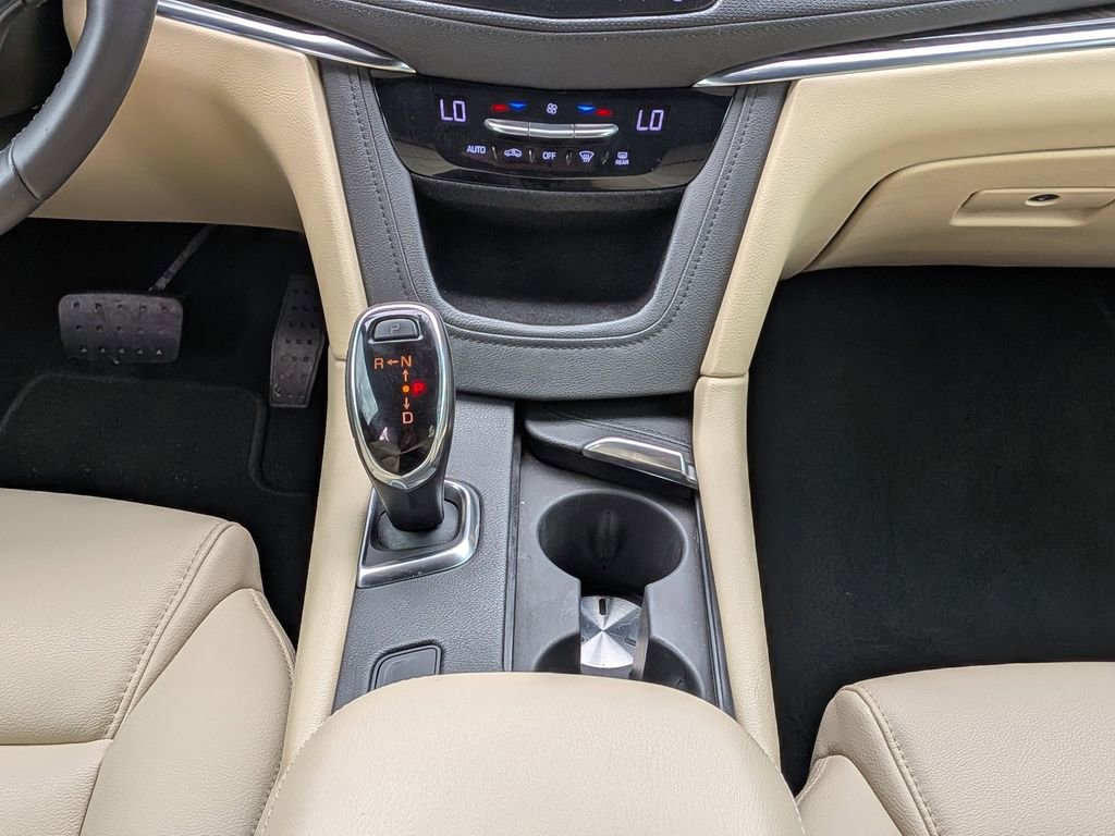 Used 2018 Cadillac XT5 FWD image 22