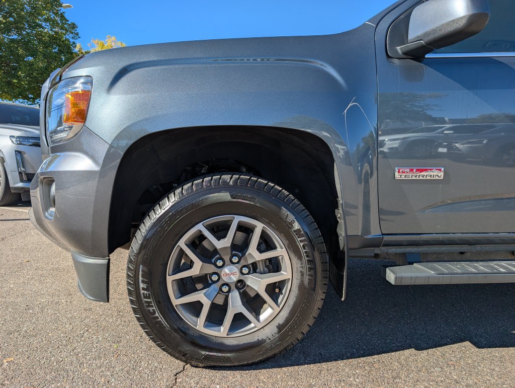 Used 2015 GMC Canyon SLE w/ All-Terrain Package AWD/4WD image 11