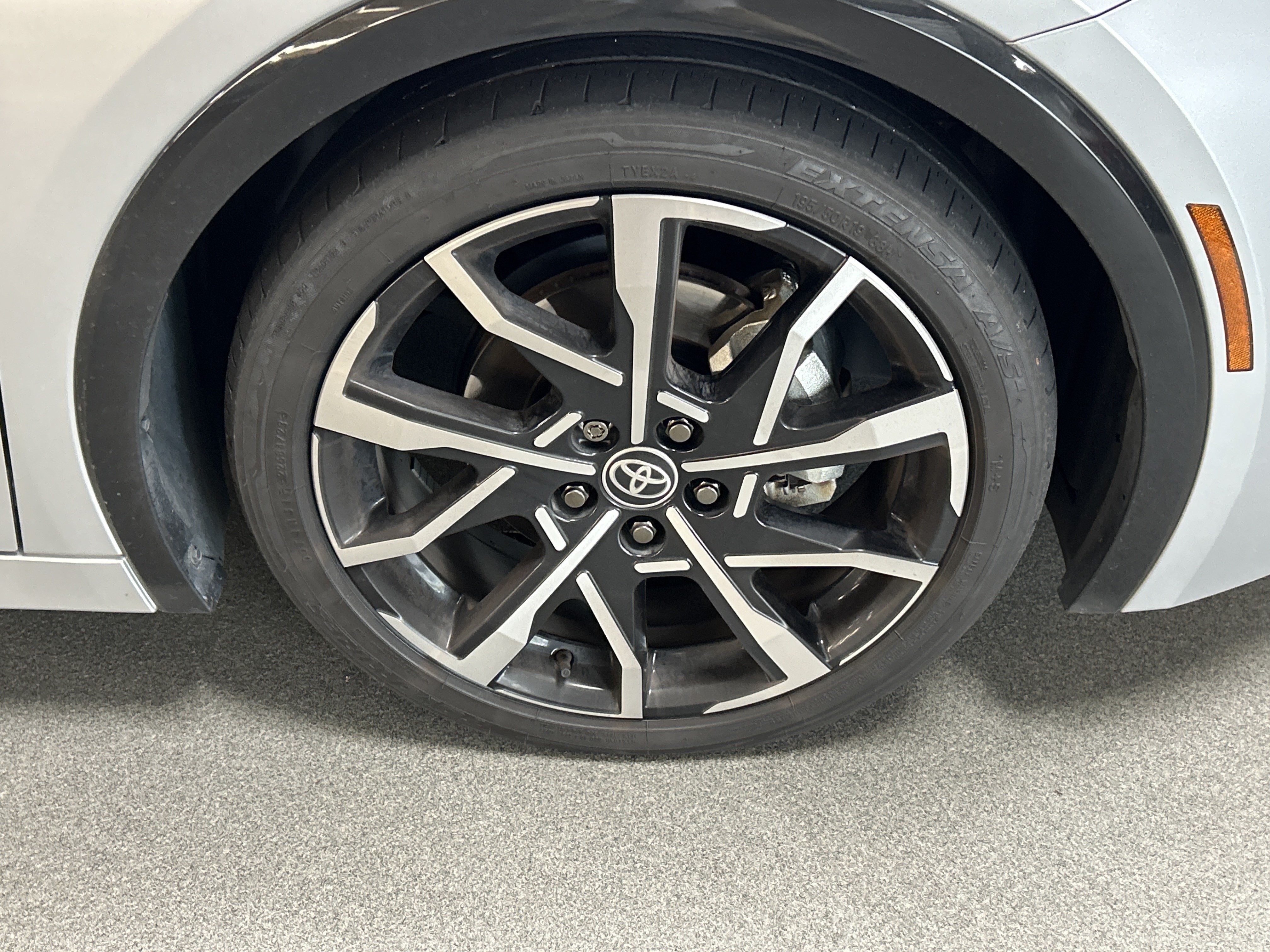 Used 2024 Toyota Prius Prime FWD image 13