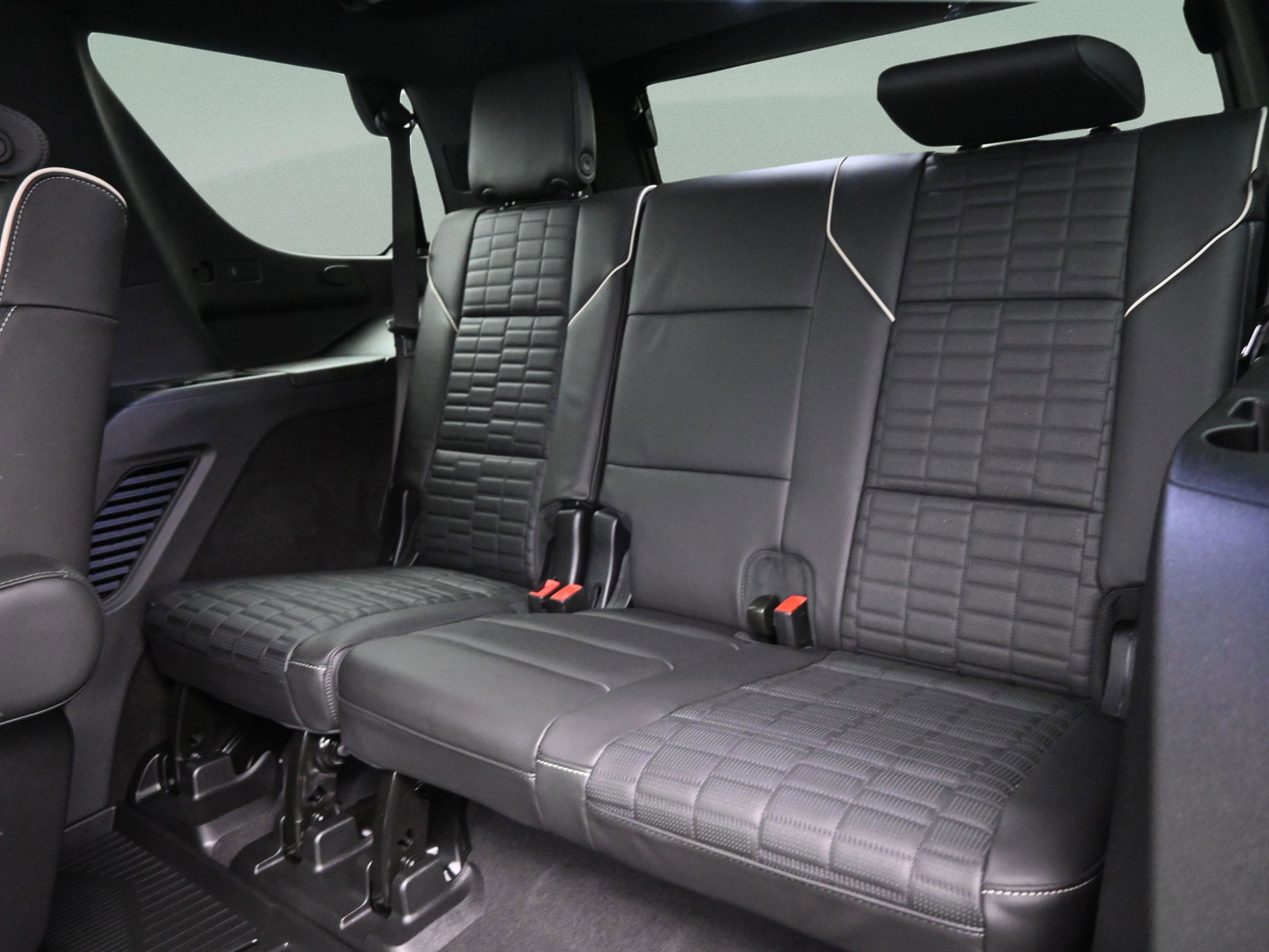 Used 2026 Cadillac Escalade Platinum Sport w/ LPO, ONYX Package image 13