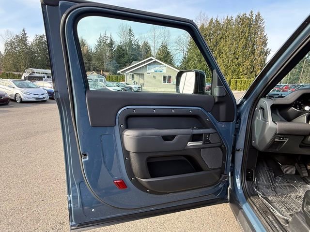 Used 2022 Land Rover Defender 90 X-Dynamic S image 11