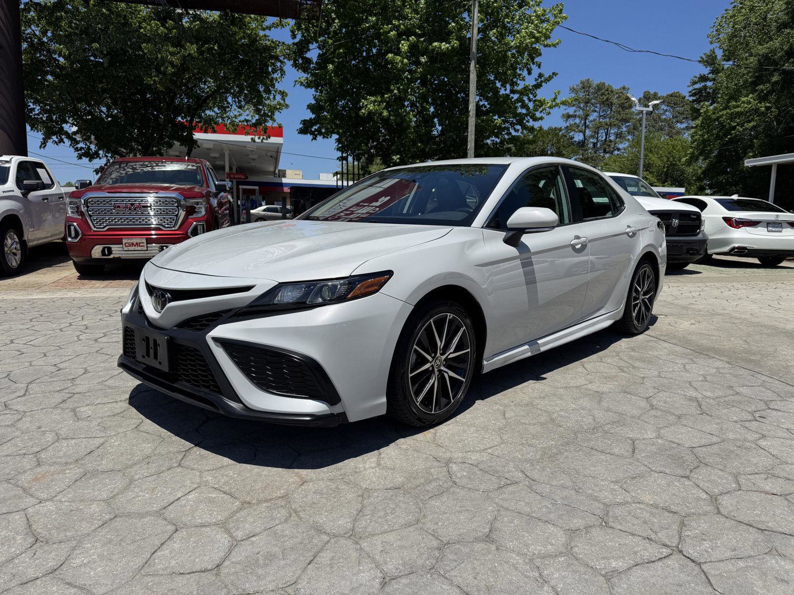 Used 2023 Toyota Camry SE FWD image 8