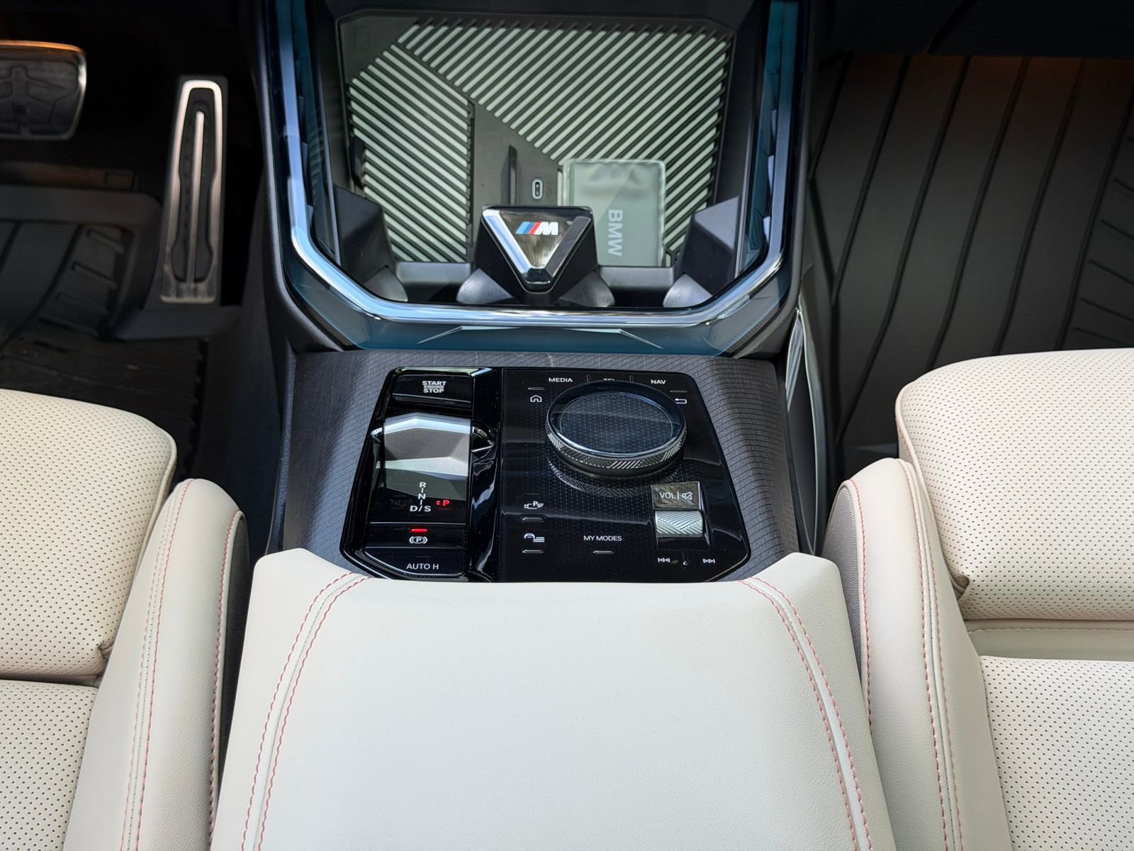 Certified 2025 BMW X3 xDrive30i w/ M Sport Package image 19