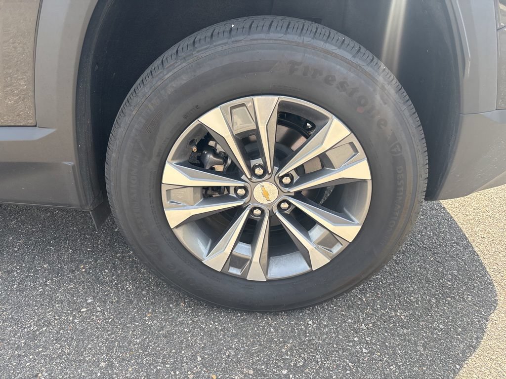 Used 2026 Chevrolet Equinox LT FWD image 11